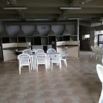 Moderno Apartamento na Enseada com Wi-Fi e Vista Espetacular - Para Família e Home Office - 300m da praia